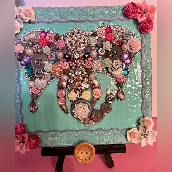 Lucky beaded Elephant portrait - Picture 2 of 3